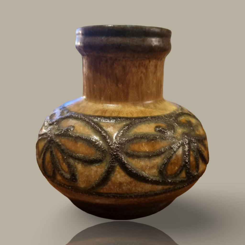 [AC-02176] Strehla Ceramic Vase – Ochre & Brown with Raised Scroll Decoration – GDR
