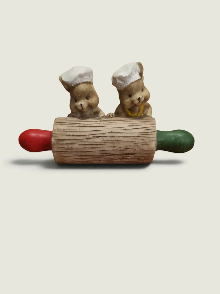 [AC-00943] Vintage Mouse Chefs Rolling Pin Figurine – Cute Kitchen Decor Baker Mice Statue